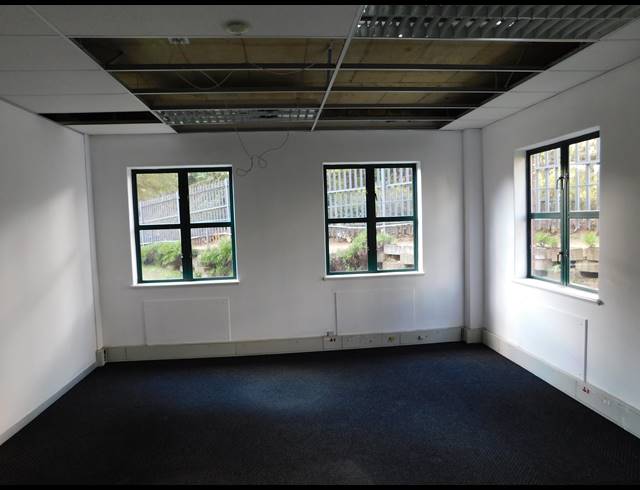 472M² OFFICE TO LET IN HYDE PARK